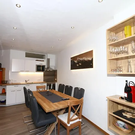 Apartment In Fuegen Near Spieljochbahn, Cleaning Included Appartement Fügen