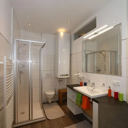 Apartment In Fuegen Near Spieljochbahn, Cleaning Included Apartmán Fügen